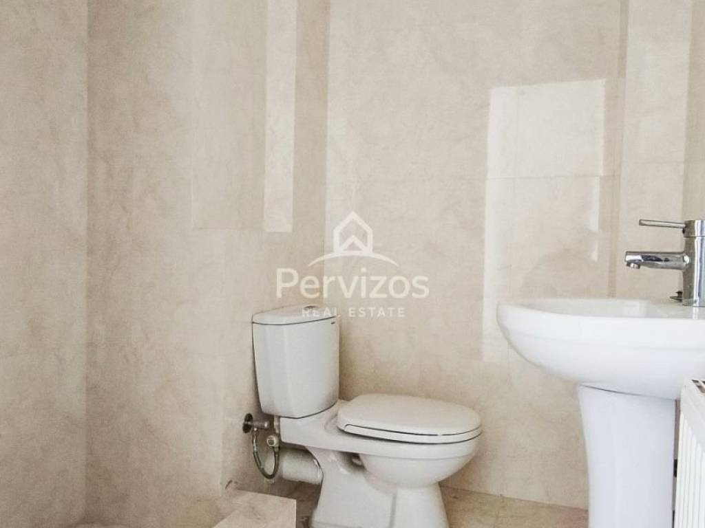 Μπάνιο,1ος όροφος