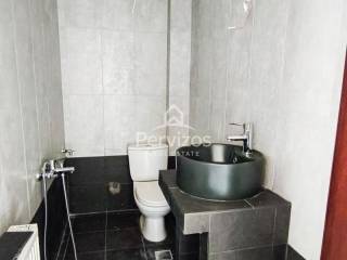 Μπάνιο,2ος όροφος