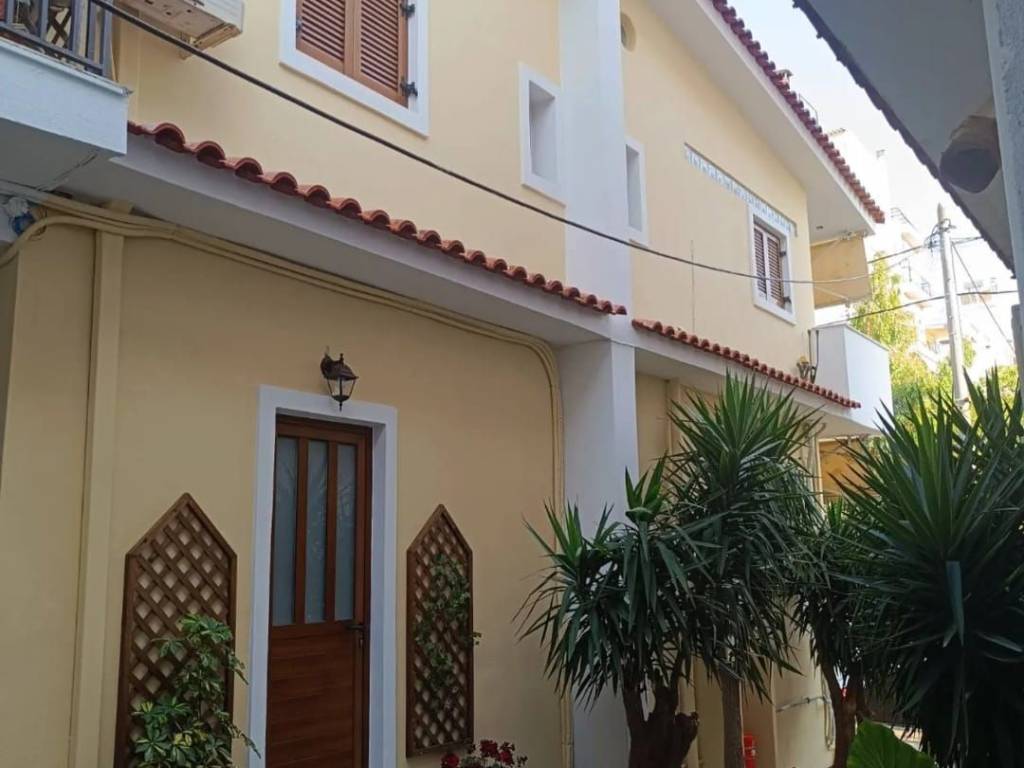 Two-level detached house