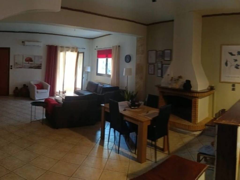 Two-level detached house