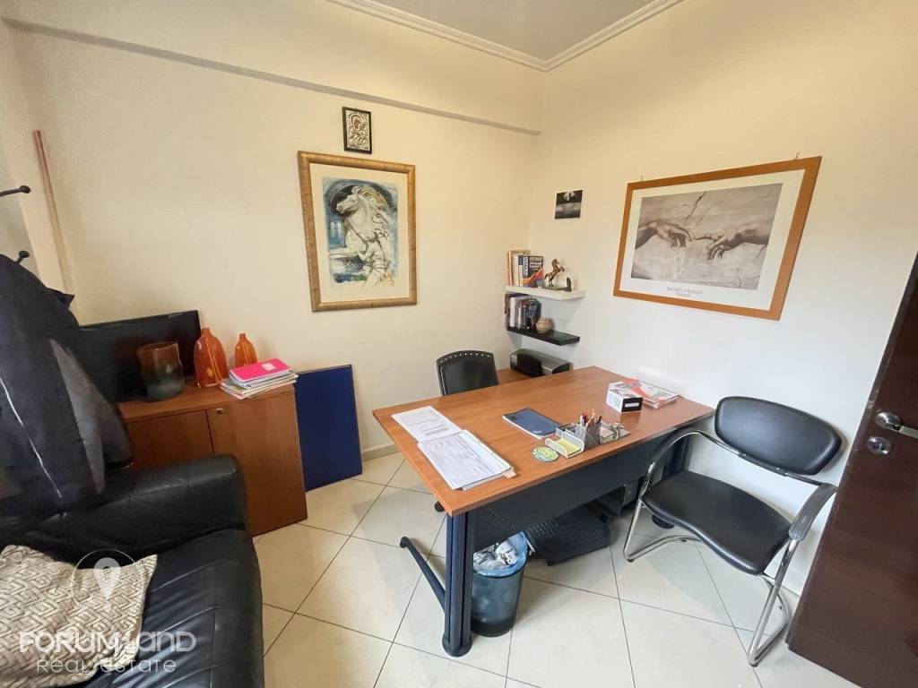 Forumland Real Estate, επαγγελματικός χώρος