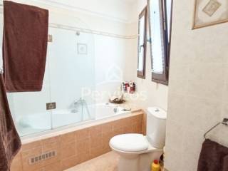 Μπάνιο,1ος Όροφος