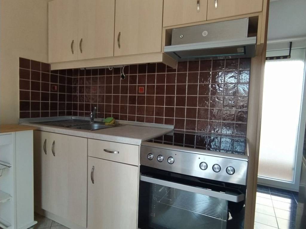 ANYPLACE MESITIKES YPERESIES