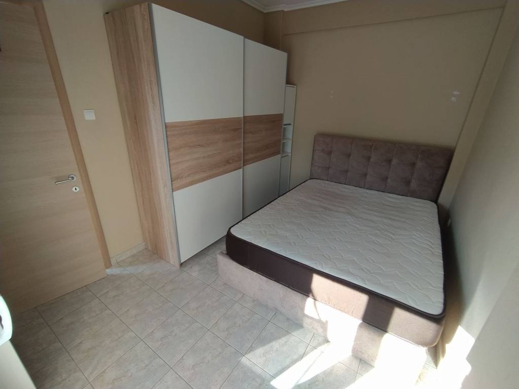 ANYPLACE MESITIKES YPERESIES