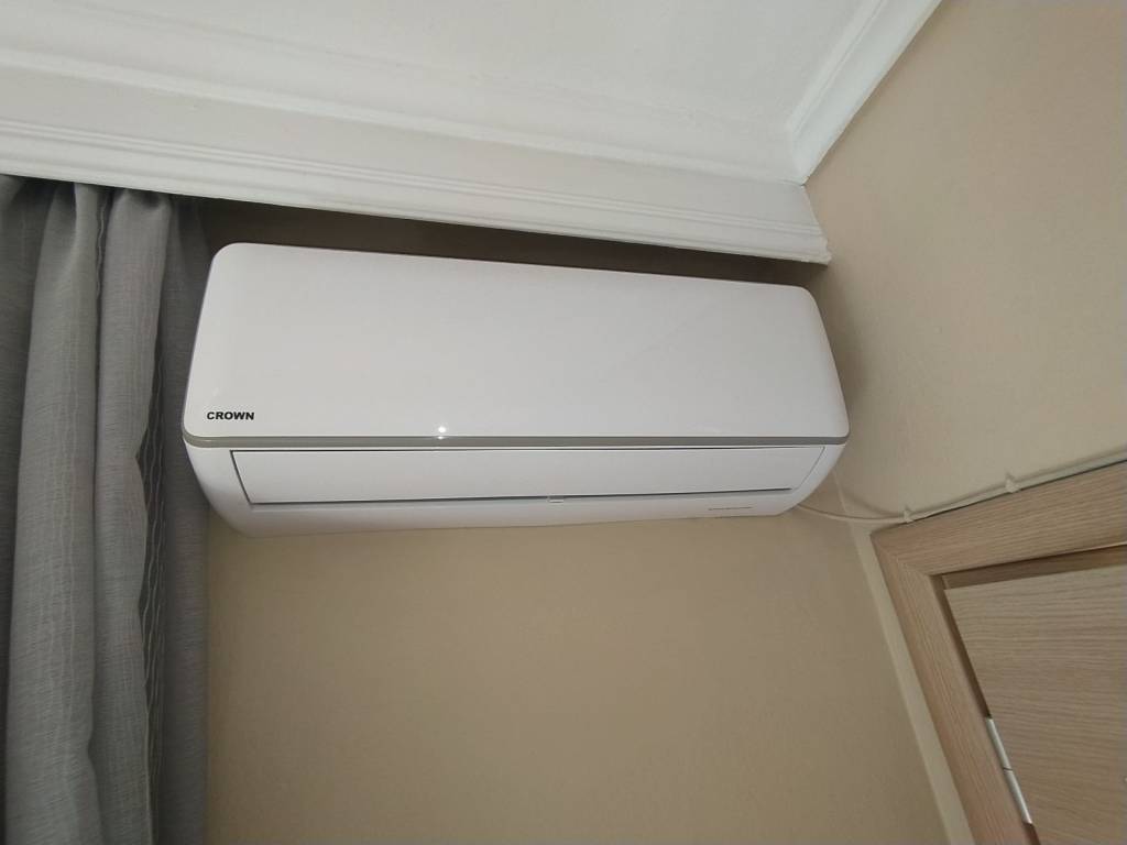 ANYPLACE MESITIKES YPERESIES