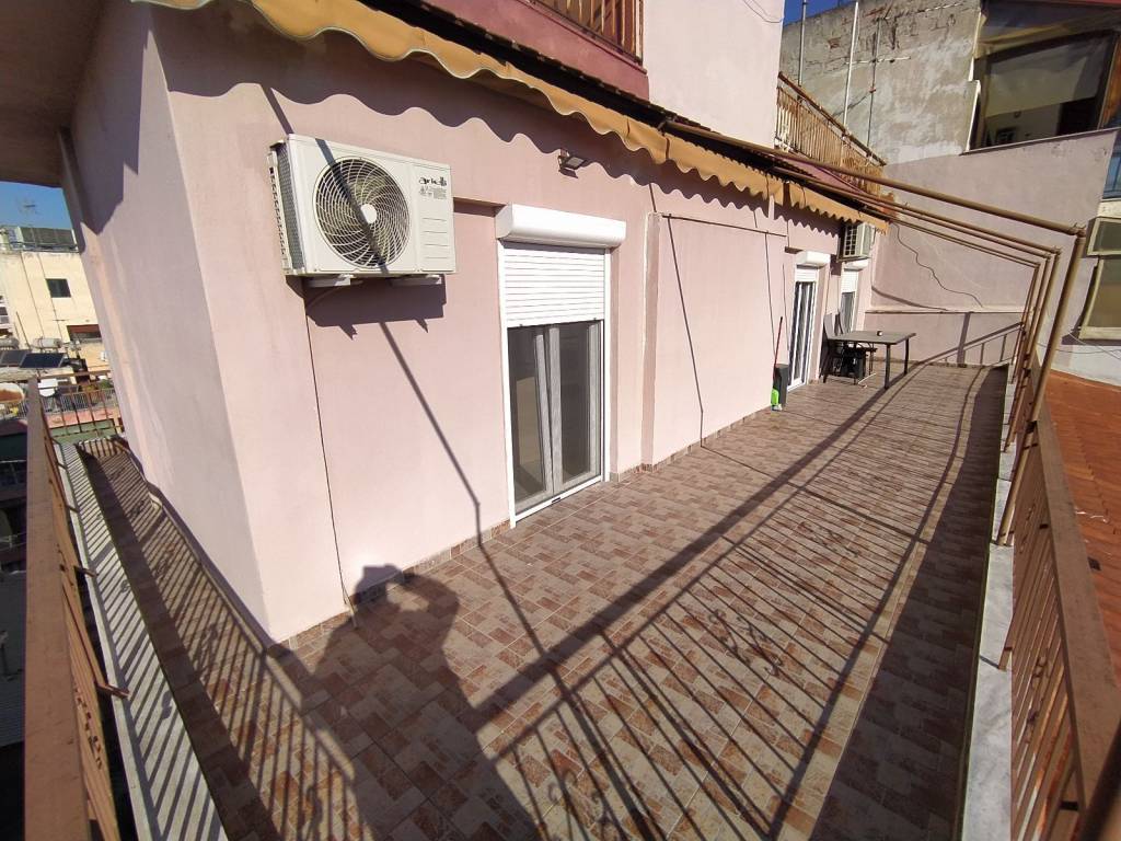 ANYPLACE MESITIKES YPERESIES