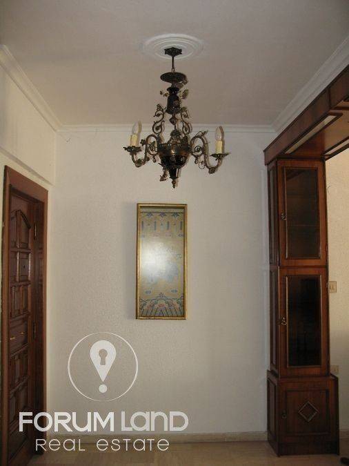 Forumland Real Estate, Είσοδος