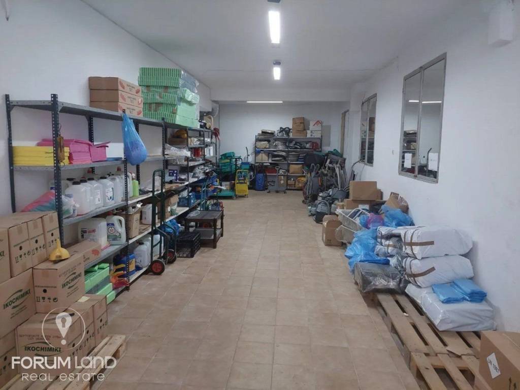 Forumland Real Estate, Αποθήκη