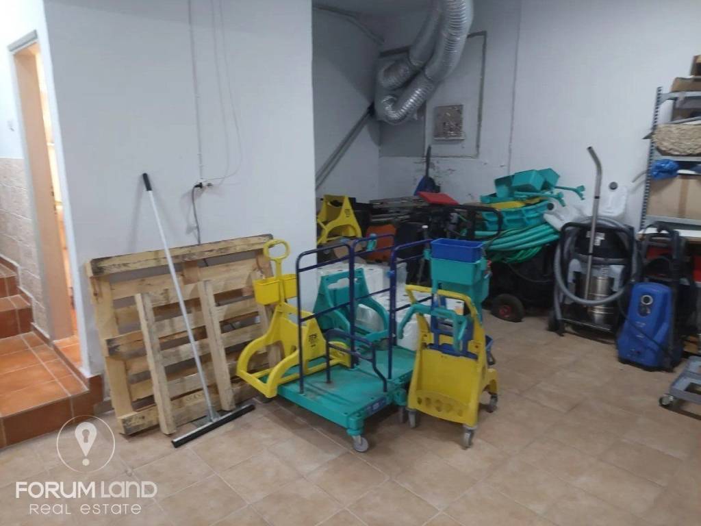 Forumland Real Estate, Αποθήκη