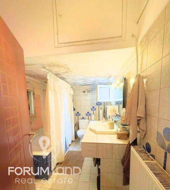 Forumland Real Estate, Μπάνιο