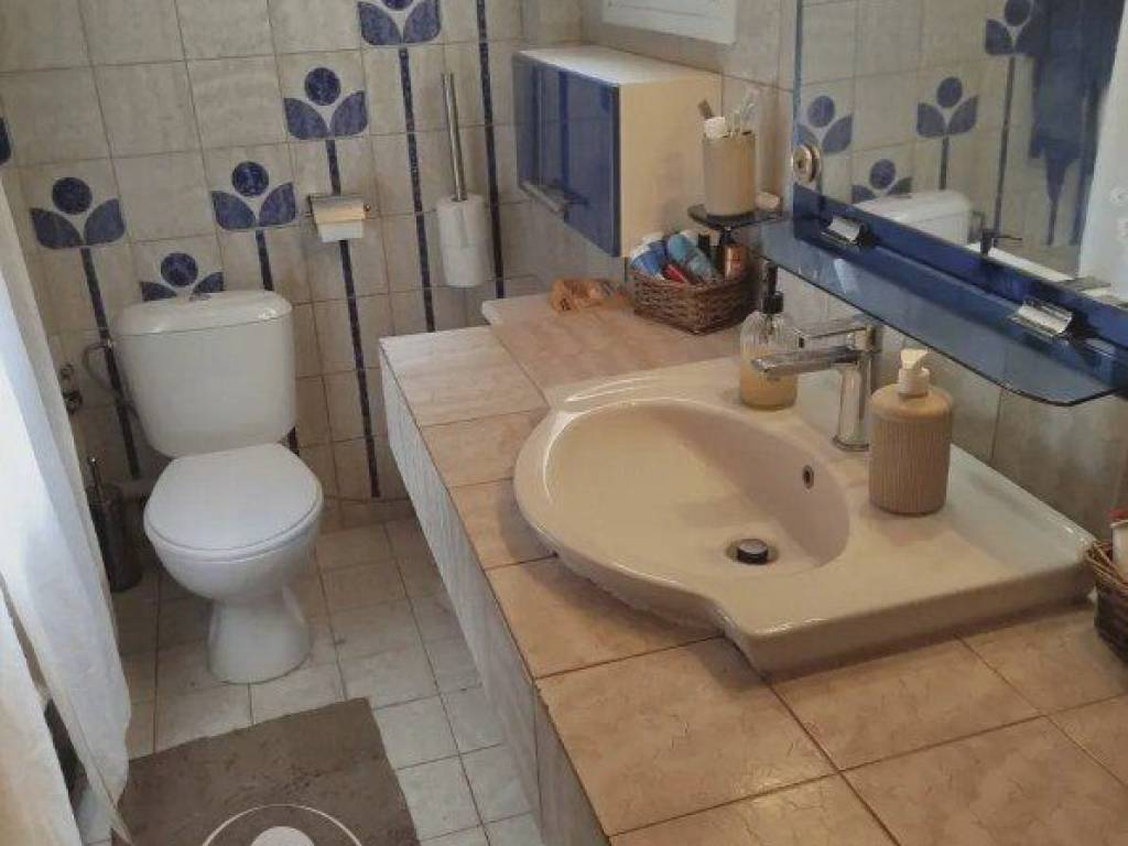 Forumland Real Estate, Μπάνιο