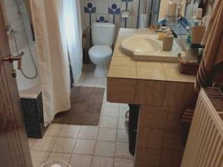 Forumland Real Estate, Μπάνιο