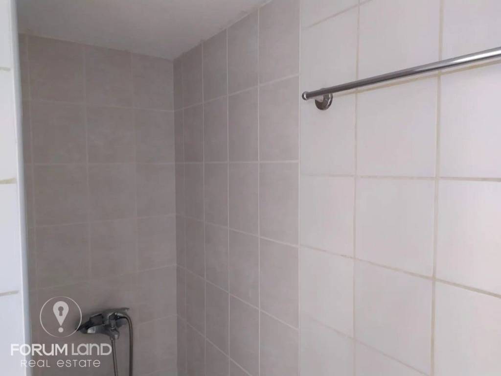 Forumland Real Estate, Μπάνιο