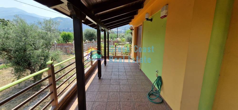 Θέα απο μπαλκόνι