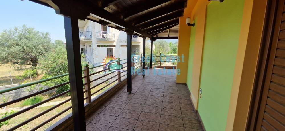 Θέα απο μπαλκόνι