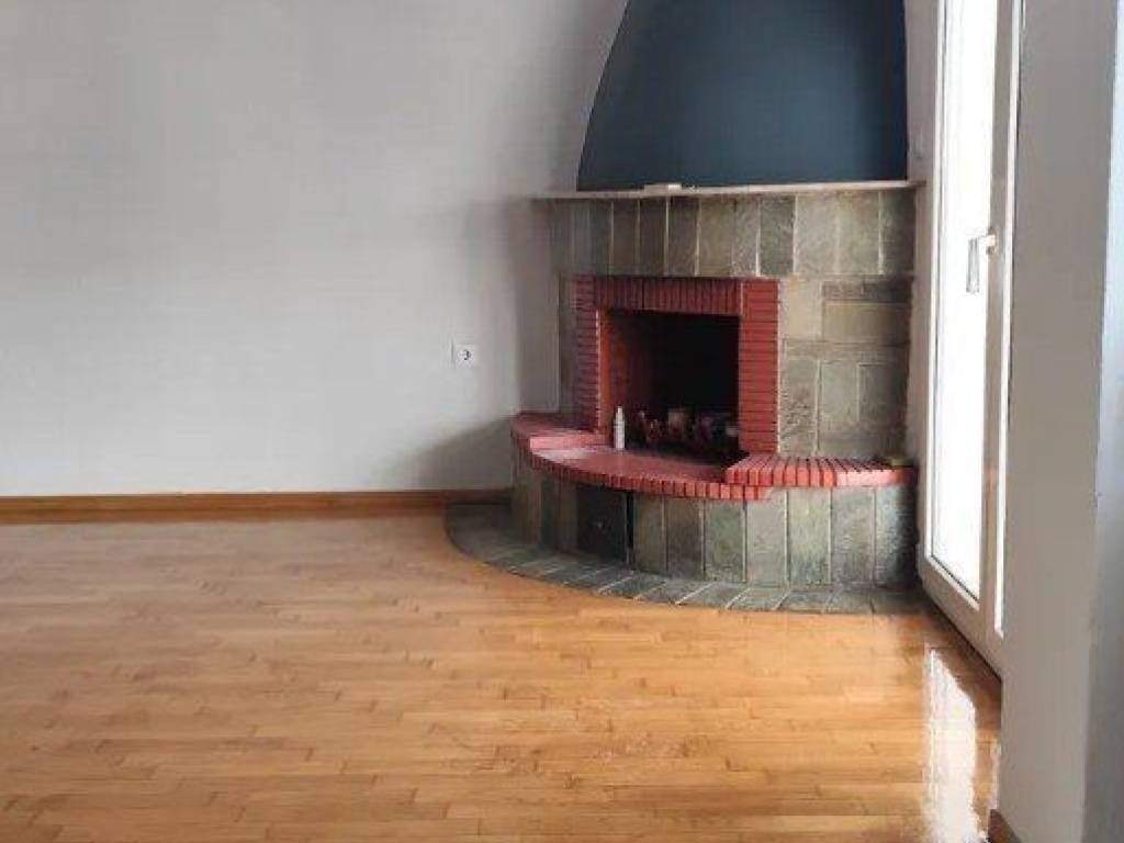 Forumland Real Estate, Σαλόνι με τζάκι