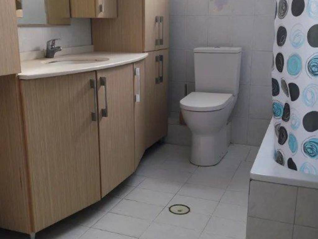 Forumland Real Estate, Μπάνιο