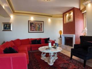 Monterno tzaki sto kentro toy kathistikoy