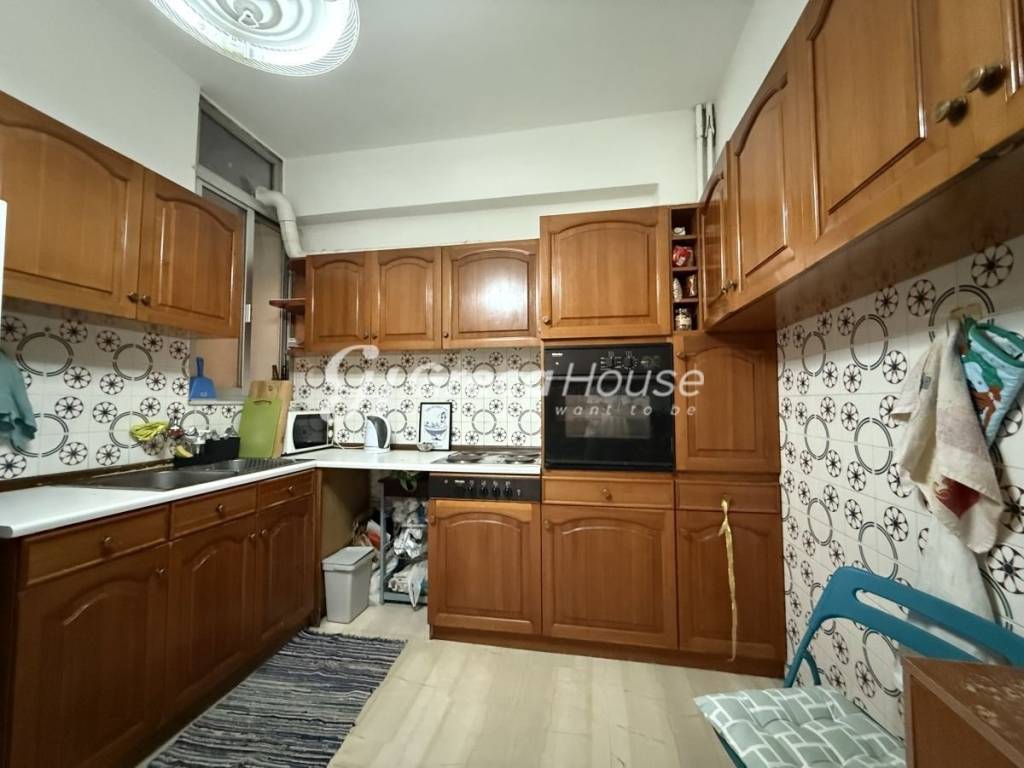 Διαμέρισμα με 2 Υ/Δ προς πώληση Παγκράτι