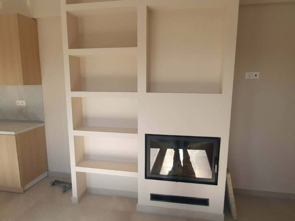 ΣΑΛΟΝΙ ΜΕ ΤΖΑΚΙ