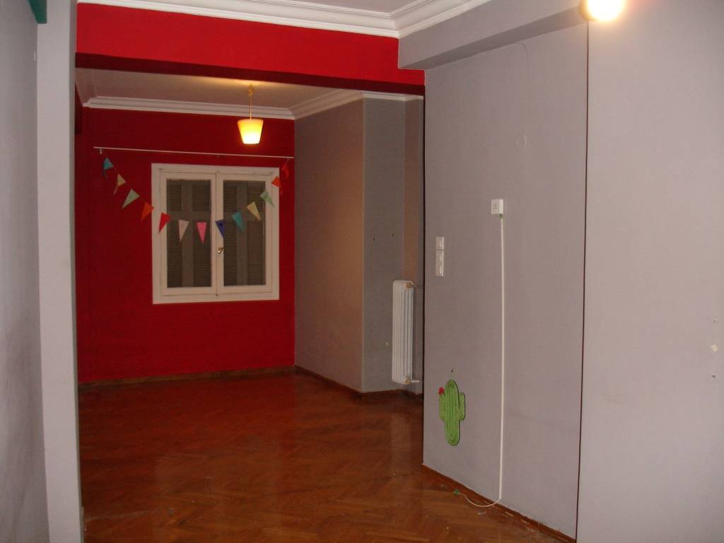 ΣΑΛΟΝΟΤΡΑΠΕΖΑΡΙΑ