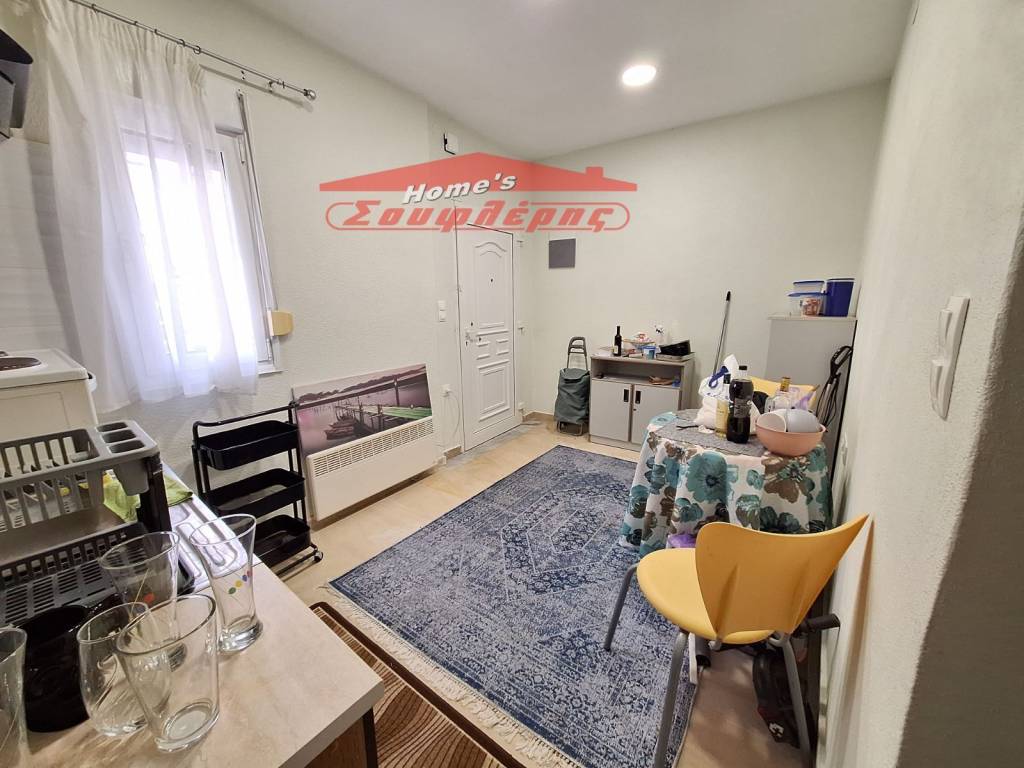 ΞΕΧΩΡΙΣΤΗ ΚΟΥΖΙΝΑ