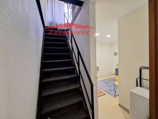 2 ΕΠΙΠΕΔΩΝ ΜΕ ΕΣΩΤΕΡΙΚΗ ΣΚΑΛΑ