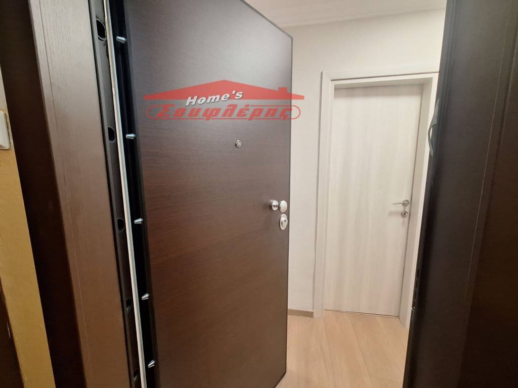 ΘΩΡΑΚΙΣΜΕΝΗ ΠΟΡΤΑ