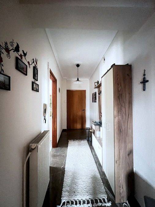 Χολ, είσοδος.