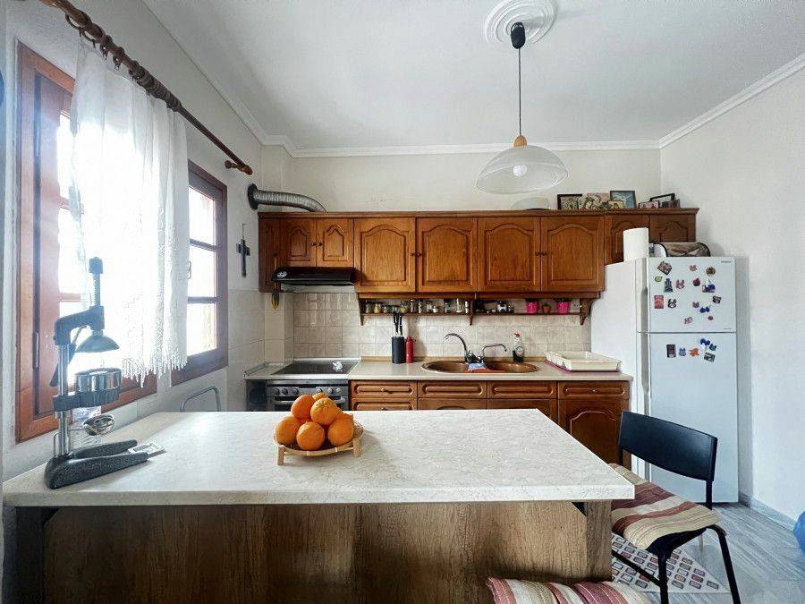 Κουζίνα &amp; τραπεζαρία.