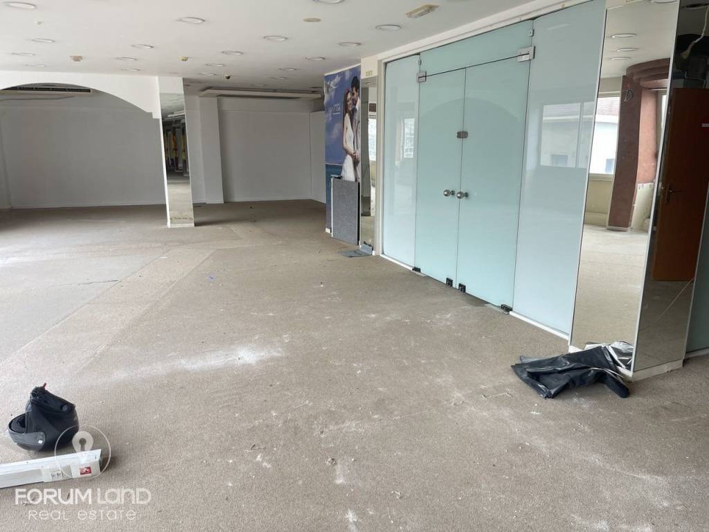 Forumland Real Estate, Επαγγελματικός χώρος