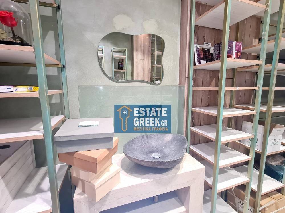 ανακαινισμένο Κατάστημα 114τ.μ. με πρόσοψη 3μ. σε ισόγειο 3 επιπέδων