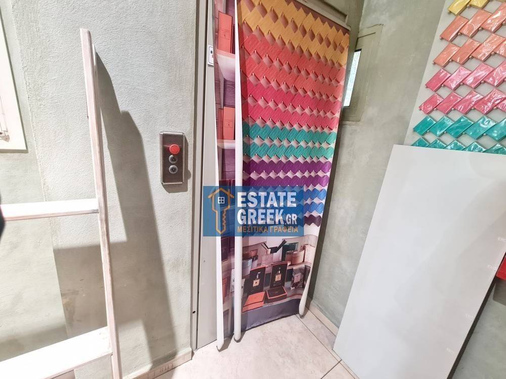 ανακαινισμένο Κατάστημα 114τ.μ. με πρόσοψη 3μ. σε ισόγειο 3 επιπέδων