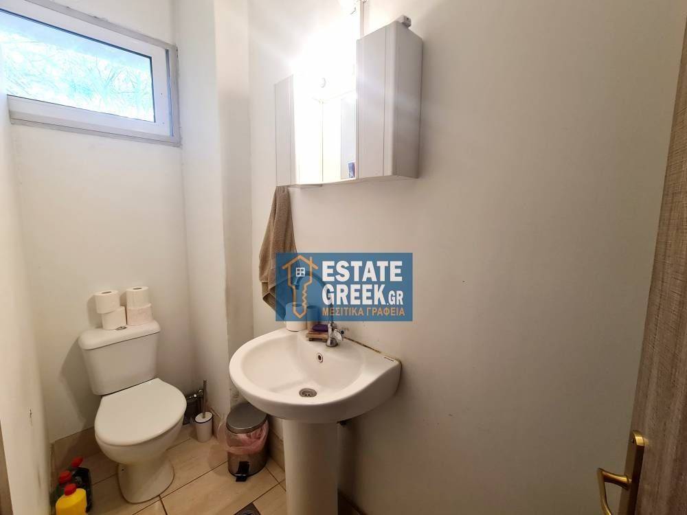 ανακαινισμένο Κατάστημα 114τ.μ. με πρόσοψη 3μ. σε ισόγειο 3 επιπέδων