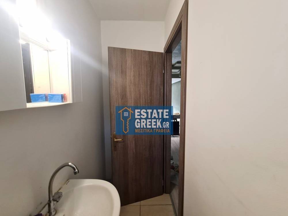 ανακαινισμένο Κατάστημα 114τ.μ. με πρόσοψη 3μ. σε ισόγειο 3 επιπέδων