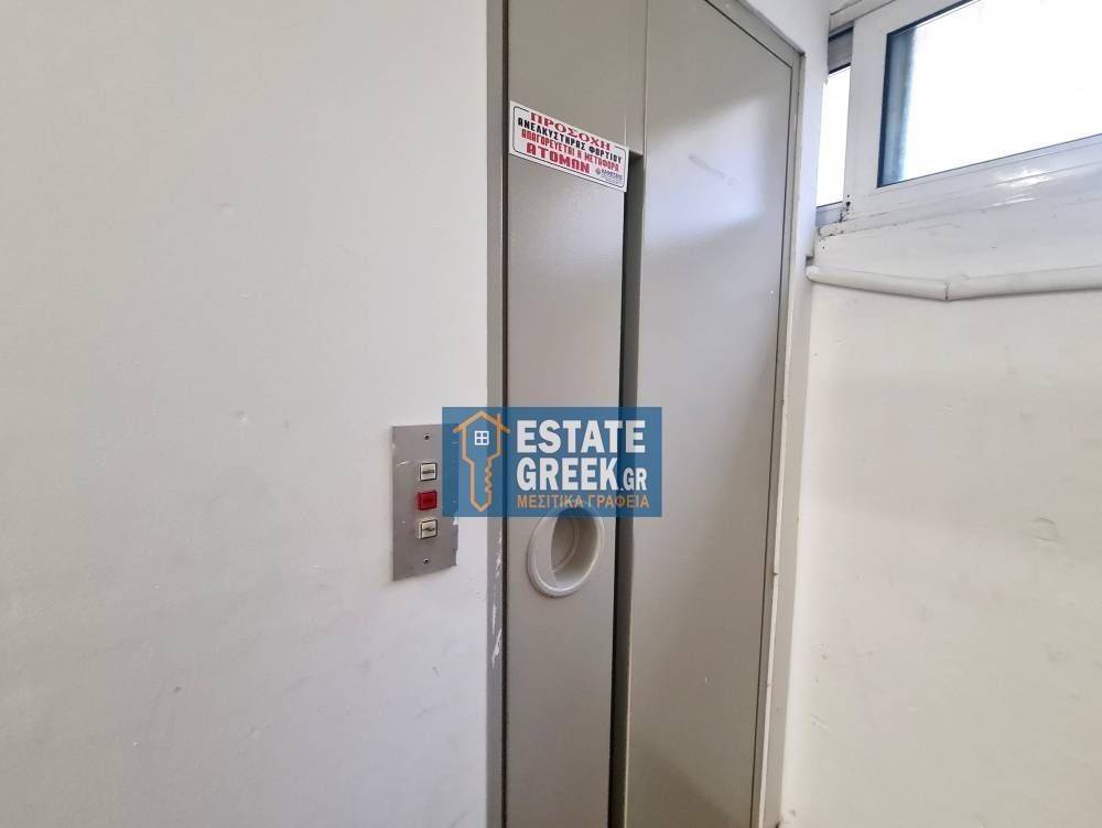 ανακαινισμένο Κατάστημα 114τ.μ. με πρόσοψη 3μ. σε ισόγειο 3 επιπέδων