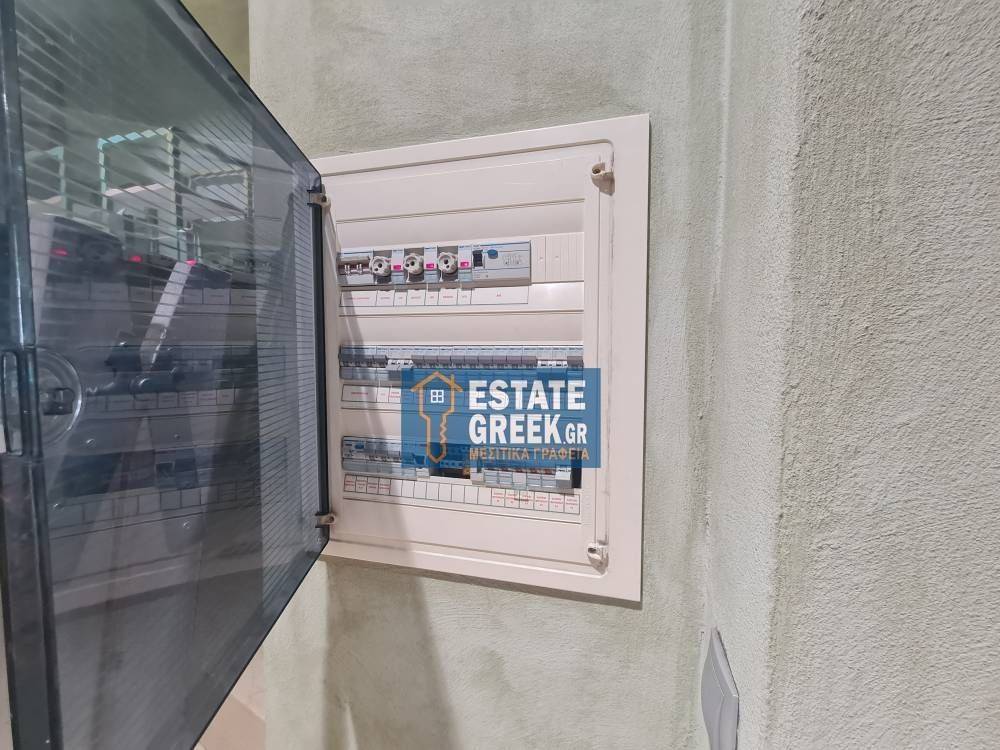 ανακαινισμένο Κατάστημα 114τ.μ. με πρόσοψη 3μ. σε ισόγειο 3 επιπέδων