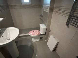 Forumland Real Estate, Μπάνιο