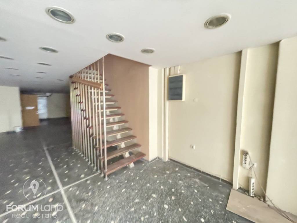 Forumland Real Estate, ισόγειο κατάστημα