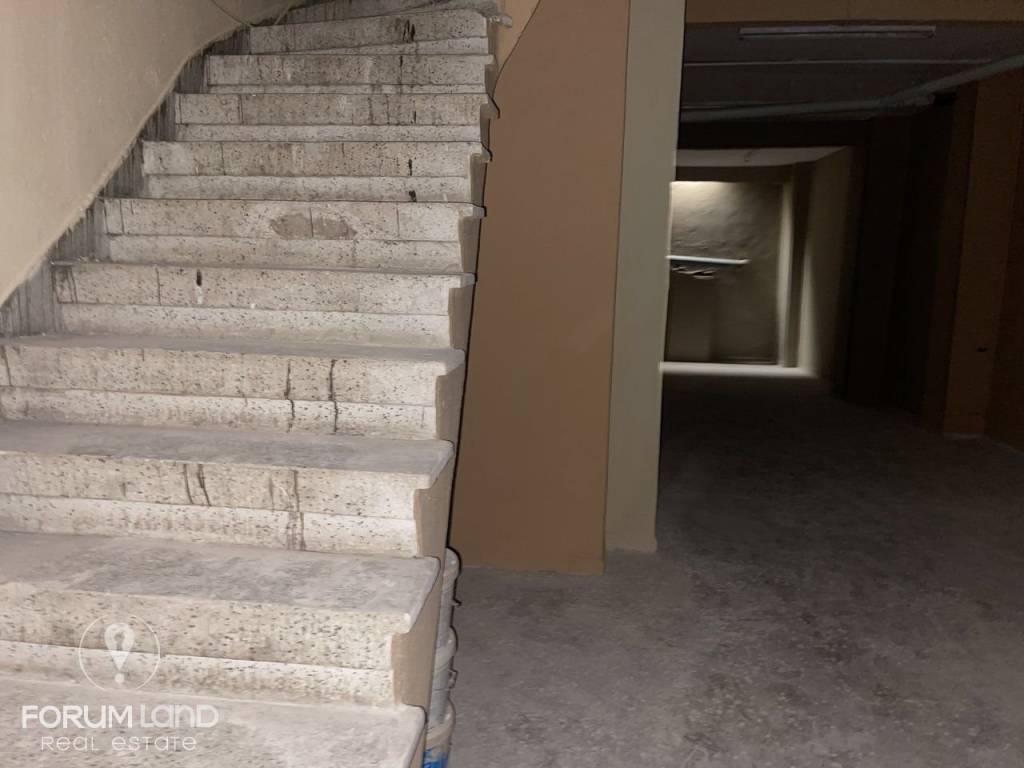 Forumland Real Estate, Εσωτερικές Σκάλες