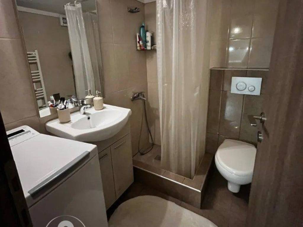 Forumland Real Estate, Μπάνιο