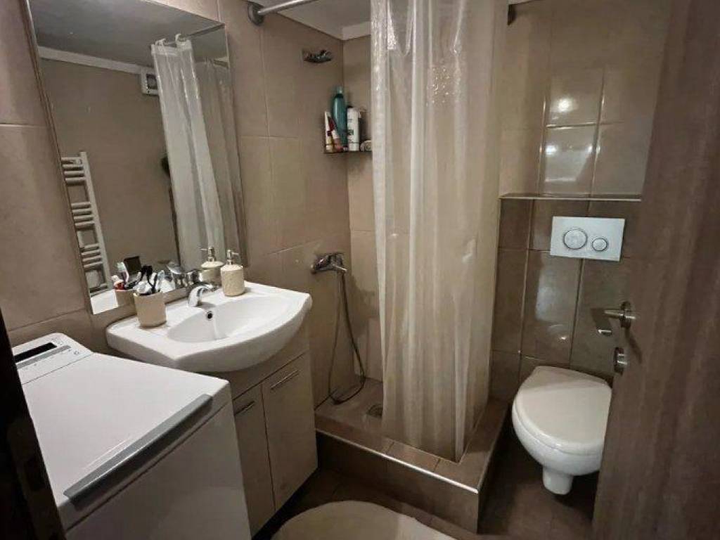 Forumland Real Estate, Μπάνιο