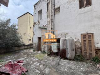 Παναγία Φανερωμένη, Μονοκατοικία