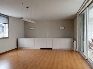 Aithoysa grapheioy kai ypodoches