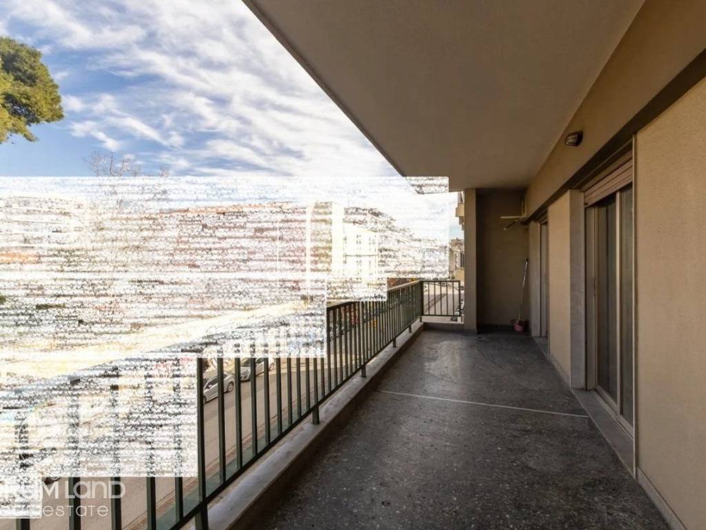 Forumland Real Estate, Βεράντες