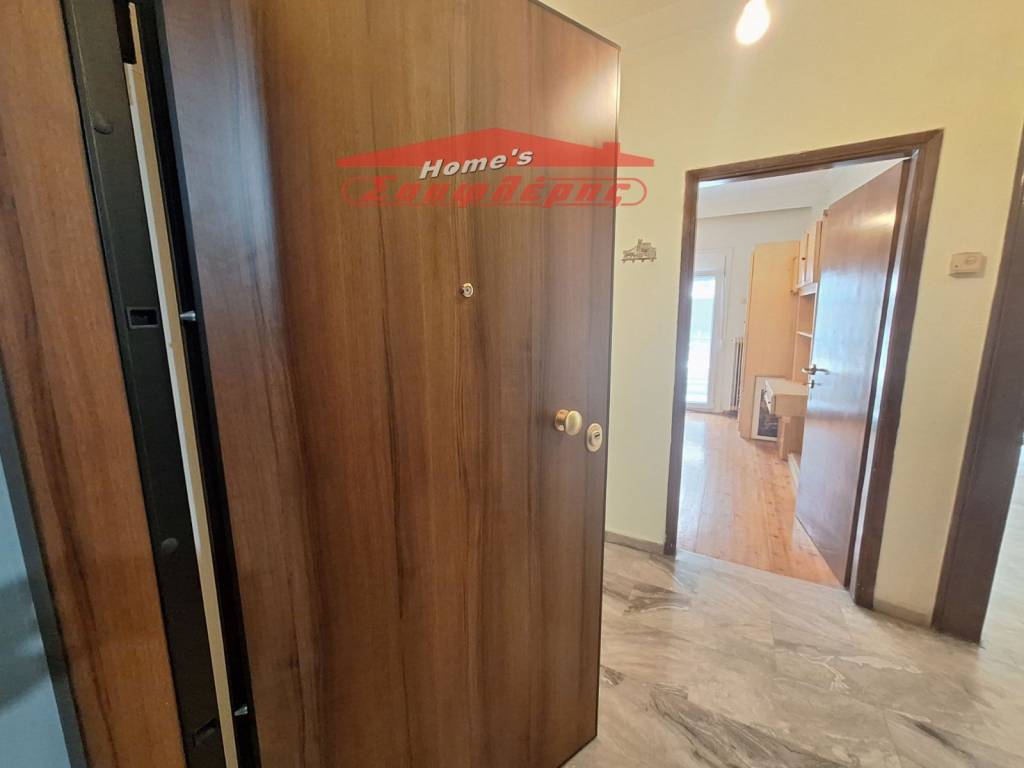 ΘΩΡΑΚΙΣΜΕΝΗ ΠΟΡΤΑ