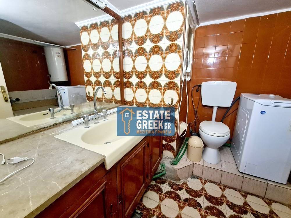 μερικώς ανακαινισμένη Γκαρσονιέρα 35τ.μ. στον 4ο όροφο