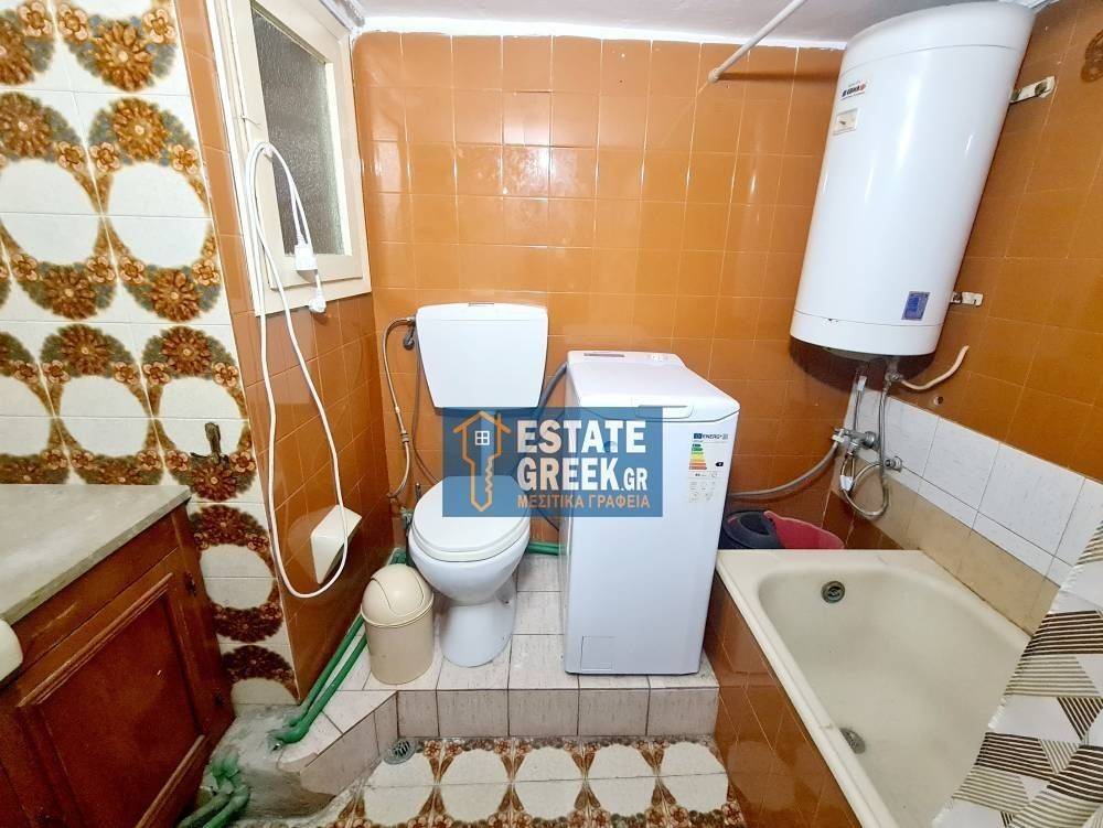 μερικώς ανακαινισμένη Γκαρσονιέρα 35τ.μ. στον 4ο όροφο