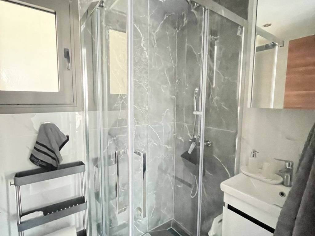 Forumland Real Estate, Μπάνιο