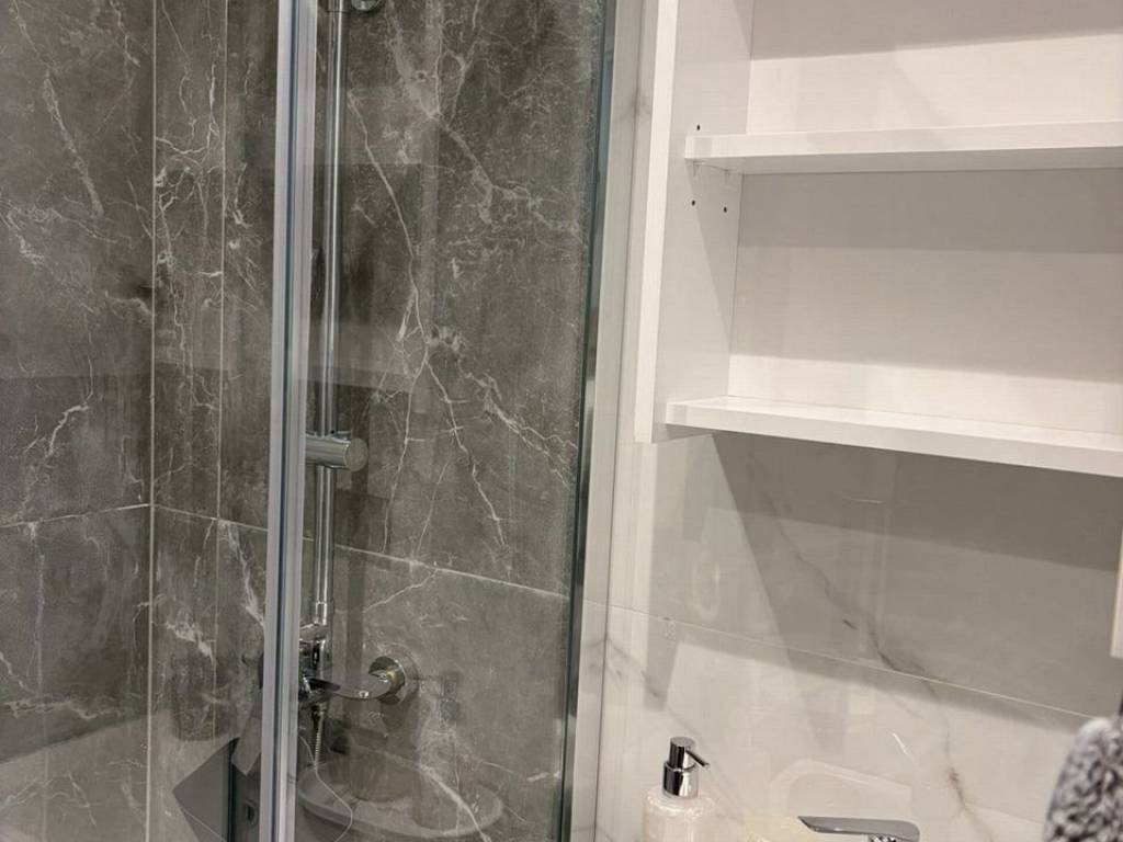 Forumland Real Estate, Μπάνιο